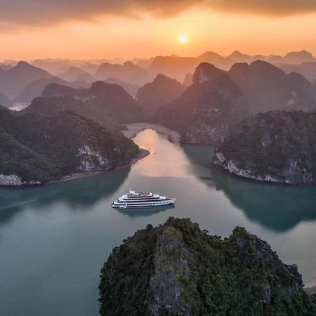 Elite Of The Seas Hotel Ha Long Exterior photo